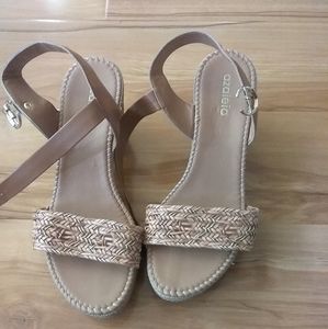 thick heel sandal